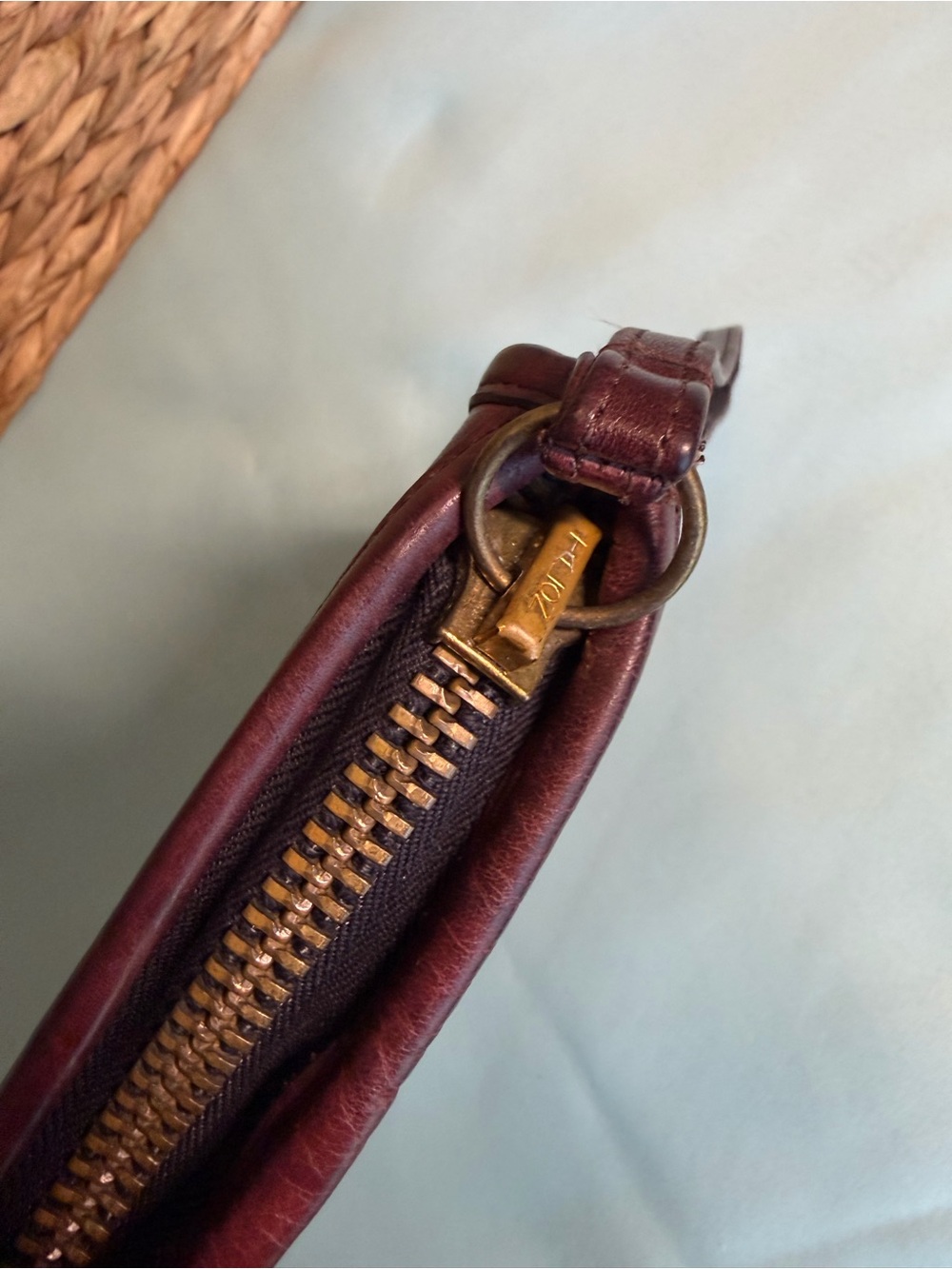 Vintage 70s COACH NYC Large Slim Clutch Portfolio, Burgandy 9555 w/Wrist Strap - Picture 14 of 15